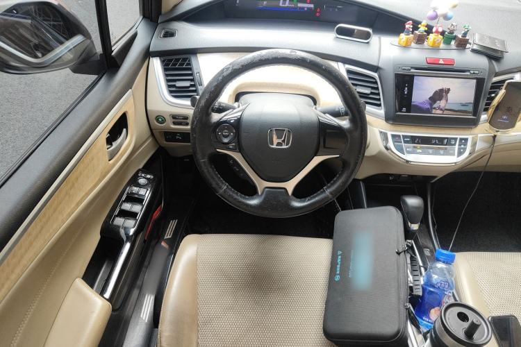 Used Honda Jade 2013 1.8L automatic Comfort version 5 seats Steering Wheel