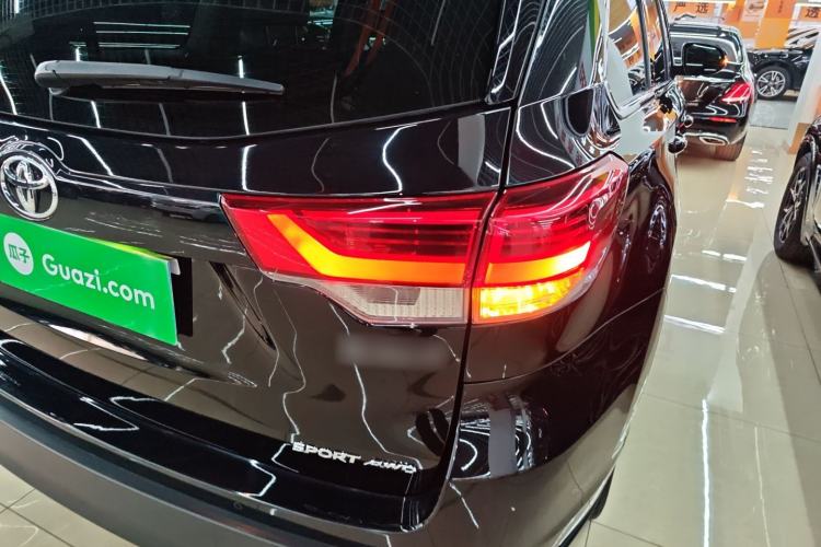 Used Toyota Highlander 2018 2.0T Four-Wheel Drive Luxury Version 7 Seats China VI Standard
