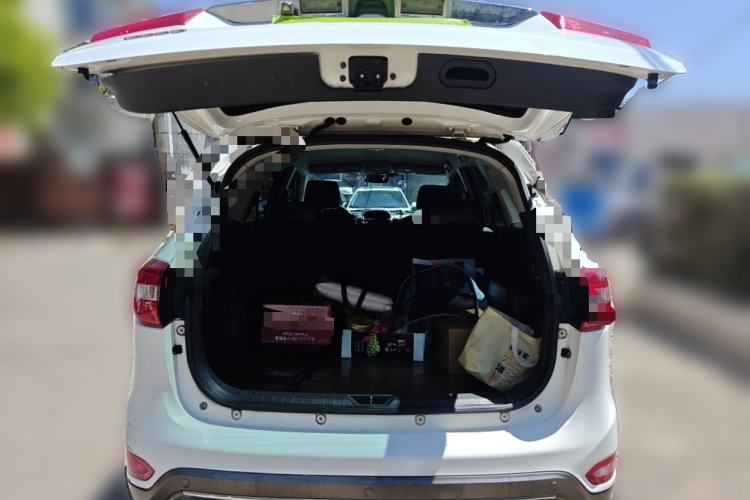 Used JMC Yusheng S350 2013 2.4T Automatic 2WD Diesel Luxury Edition 5 Seats Trunk