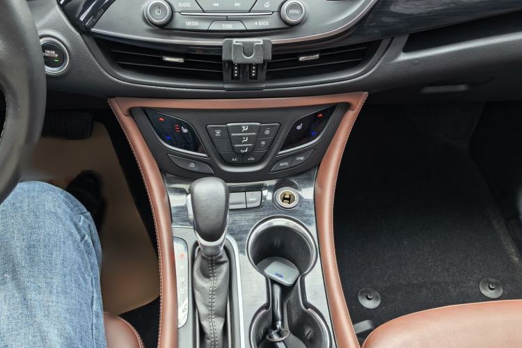 Used Buick Envision 2018 28T Four-Wheel Drive Elite Version Interior 3