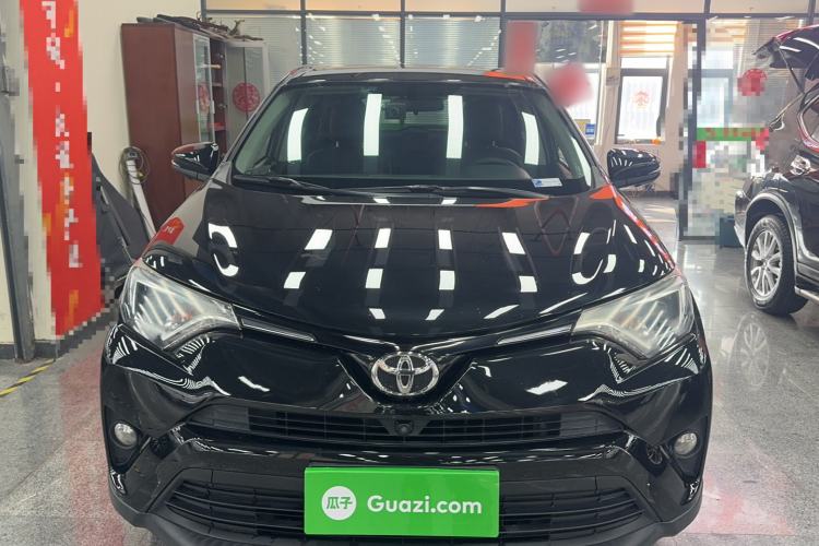Used Toyota RAV4 2016 2.0L CVT Two-Wheel Drive Fashion Edition China V Standard
