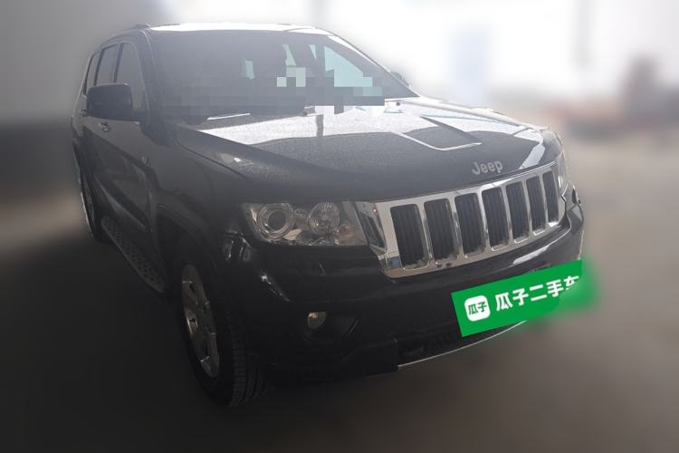 Used Jeep Grand Cherokee 2011 3.6L Luxury Navigation Edition Front Right 45 Deg