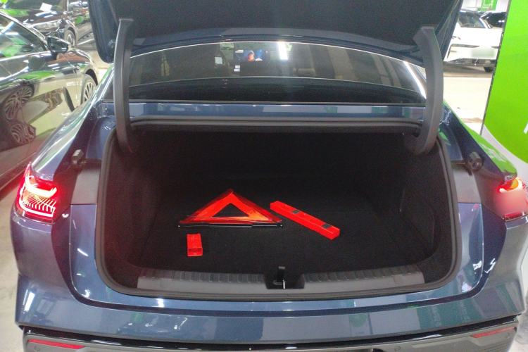 Used Geely Galaxy 8 2025 130km EM-P Starship Edition
