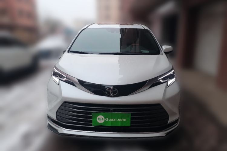 Used Toyota SIENNA 2024 2.5L Hybrid Four-Wheel Drive Prestige Edition Front