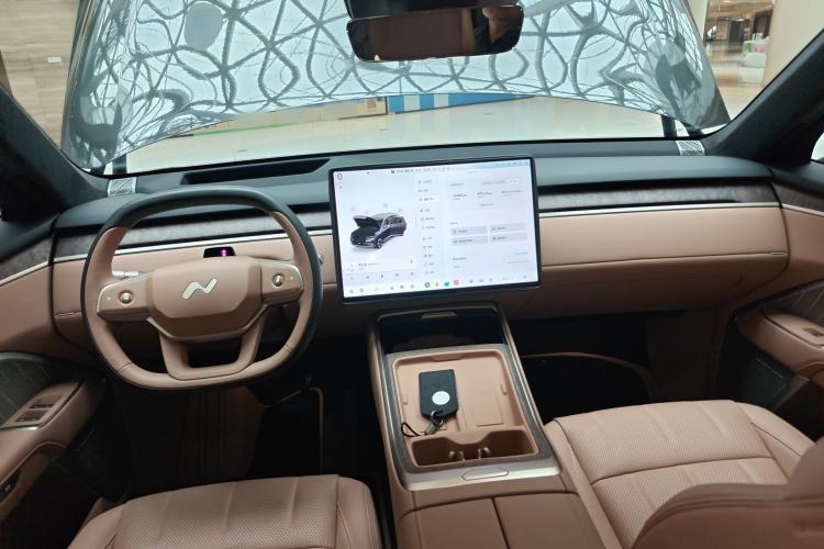 Used ONVO Luxeed L90 2025 Model—Ultra Six-Seater Version
