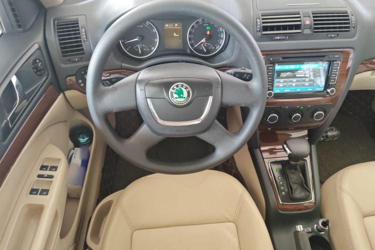 Used Skoda Octavia 2010 1.6L Automatic Yijun Edition Steering Wheel