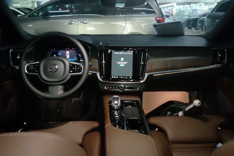 Used Volvo S90 2025 B5 Zhiyuan Luxury Edition
