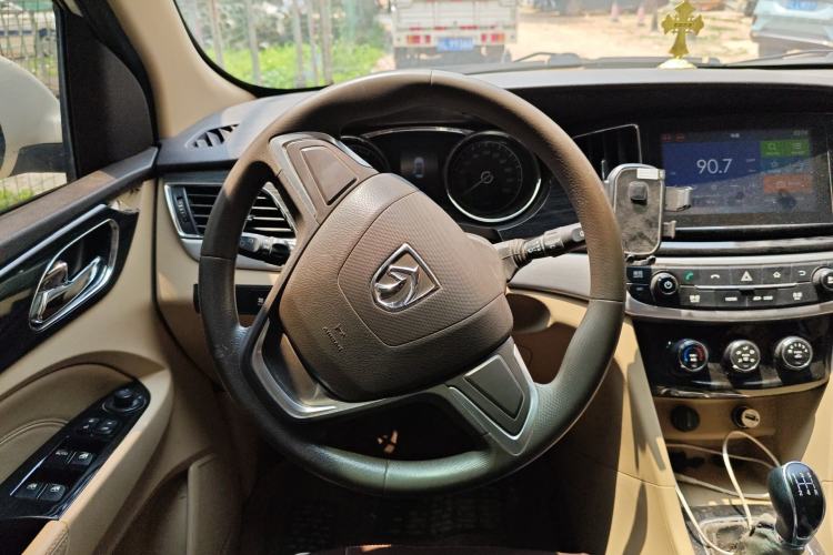 Used Baojun 730 2016 1.5L Manual Comfort Version 7 Seats China V Emission Standard Steering Wheel