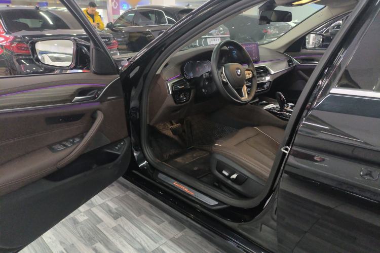 Used BMW 5 Series New Energy 2022 535Le Luxury Package
