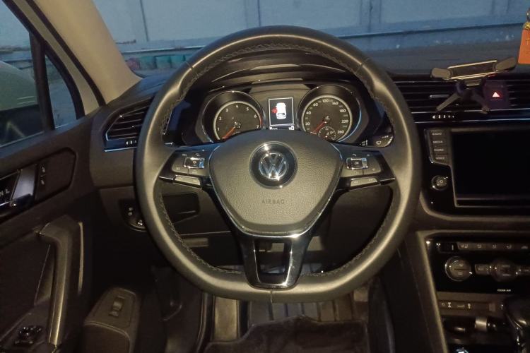 Used Volkswagen Tiguan L 2018 380TSI Automatic All-Wheel Drive Flagship Edition Steering Wheel