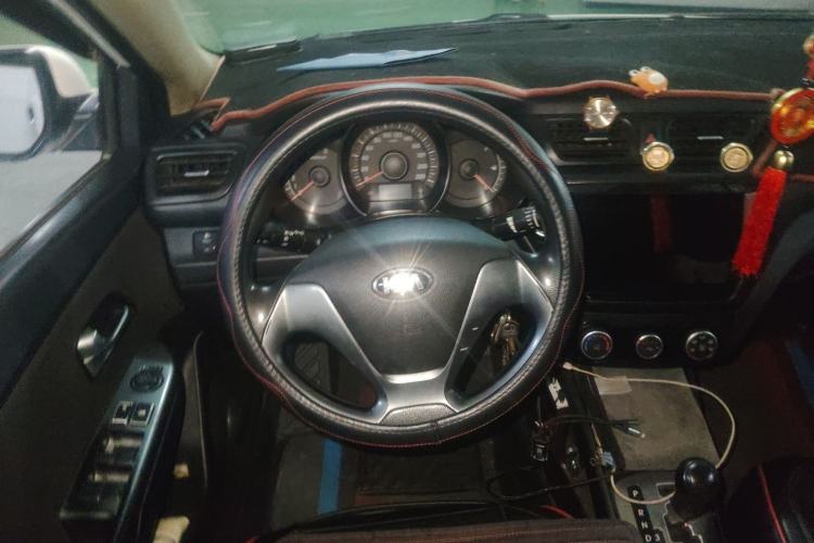 Used Kia K2 2015 Sedan 1.4L Automatic GLS Steering Wheel
