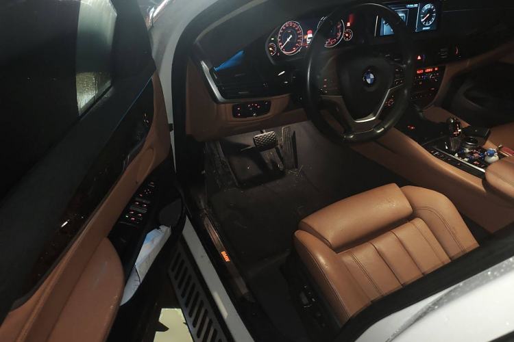 Used BMW X6 2017 xDrive28i
