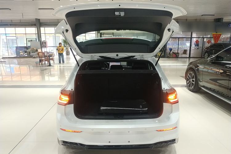 Used Volkswagen Golf 2025 300TSI R-Line Trunk