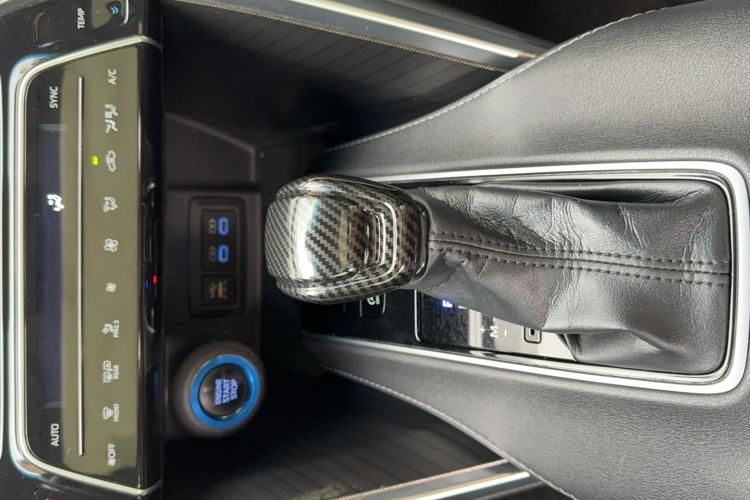 Used Toyota Harrier 2022 2.0L CVT Two-Wheel Drive Deluxe Edition
