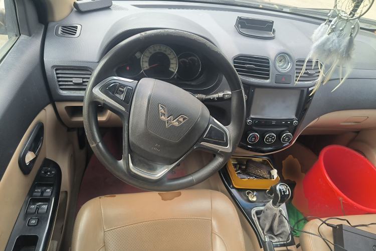 Used Wuling Hongguang 2014 1.5L S Luxury Model