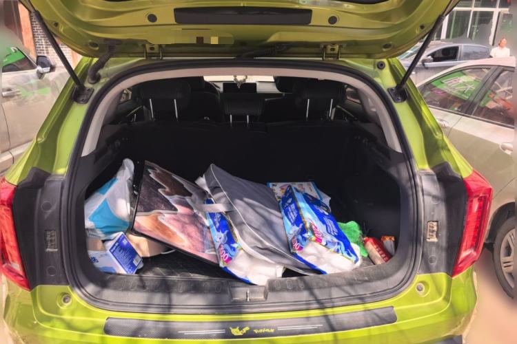 Used Haval JOLION 2021 1.5T Automatic Four-Door Version Trunk