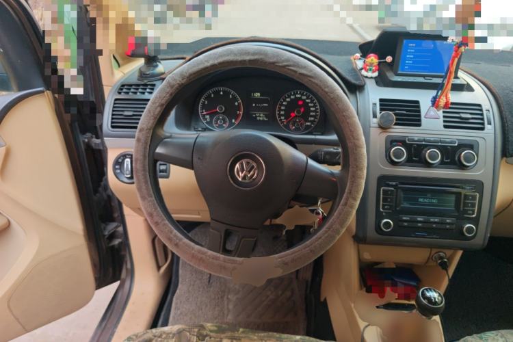 Used Volkswagen Touran 2011 1.4T Manual ZhiShang Edition 5-seater