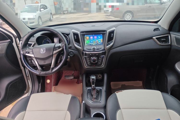 Used CHANGAN CS35 2017 1.6L Automatic Luxury Model Center Console