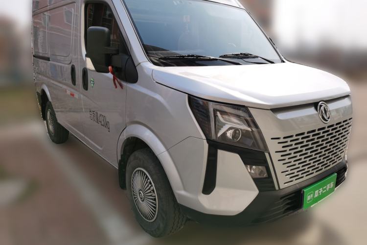 Used Dongfeng Yufeng 2023 V9+ 2.3T Manual Front-Drive Van Short Wheelbase Mid-Roof 3-Seater
