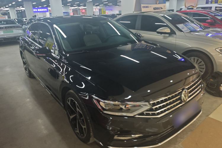 Used Volkswagen Magotan 2023 2 Million Units Commemorative Edition 330TSI DSG Luxury Version Front Right 45 Deg