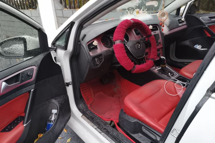 Used Volkswagen Golf 2017 1.6L Automatic Comfort Million-Vehicle Anniversary Edition