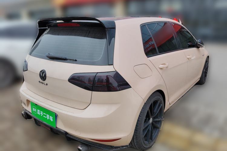 Used Volkswagen Golf 2014 1.4TSI Automatic Luxury Model Rear Right 45 Deg