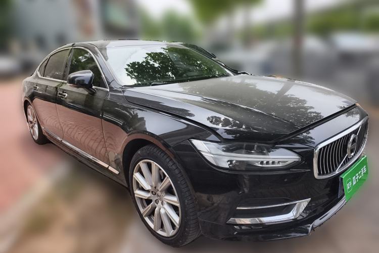Used Volvo S90 2020 T5 Zhiya Luxury Edition Front Right 45 Deg