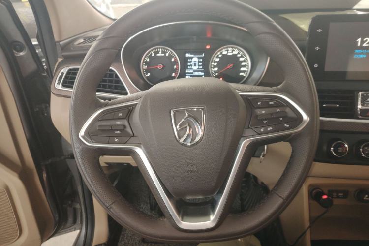 Used Baojun 730 2017 1.5T Manual Fashion Version 7 Seats China V Emission Standard