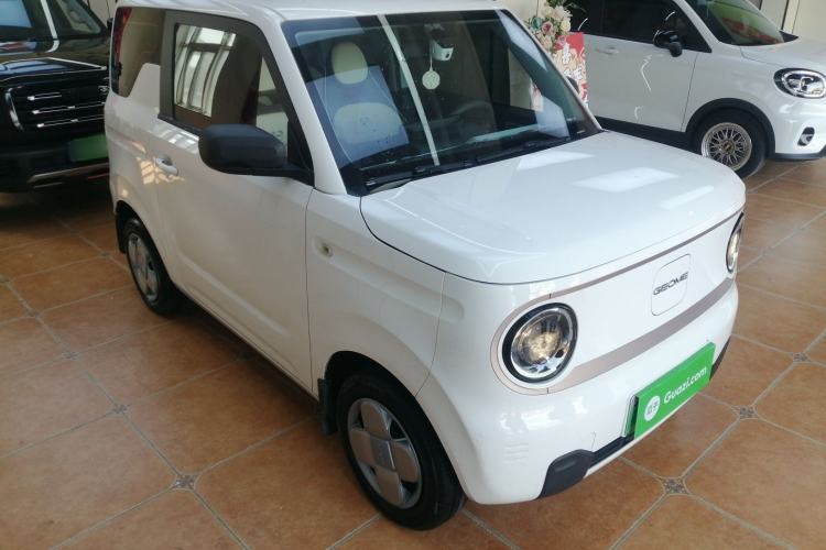 Used Geely Galaxy Panda 2023 Panda Mini 200km Endurance Bear Front Right 45 Deg