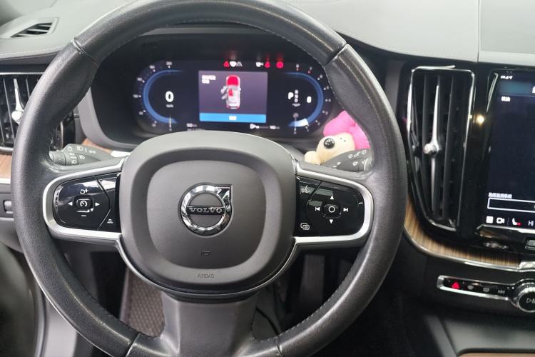 Used Volvo XC60 2022 B5 4x4 Smart Luxury Edition