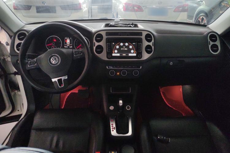 Used Volkswagen Tiguan 2015 1.8TSI Automatic All-Wheel-Drive Luxury Model Center Console