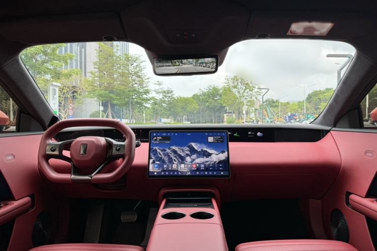 Used Avatr 06 2025 Max Extended-Range Edition Interior 1