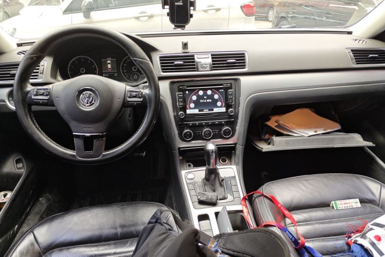 Used Volkswagen Passat 2015 1.8TSI DSG Prestige Edition Center Console