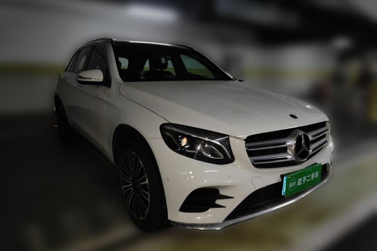 Used Mercedes-Benz GLC 2017 GLC 260 4MATIC Dynamic Edition Front Right 45 Deg