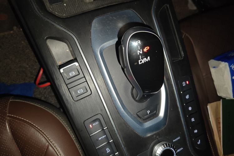 Used Wey VV6 2018 2.0T Two-Wheel Drive Flagship Version China V Standard
