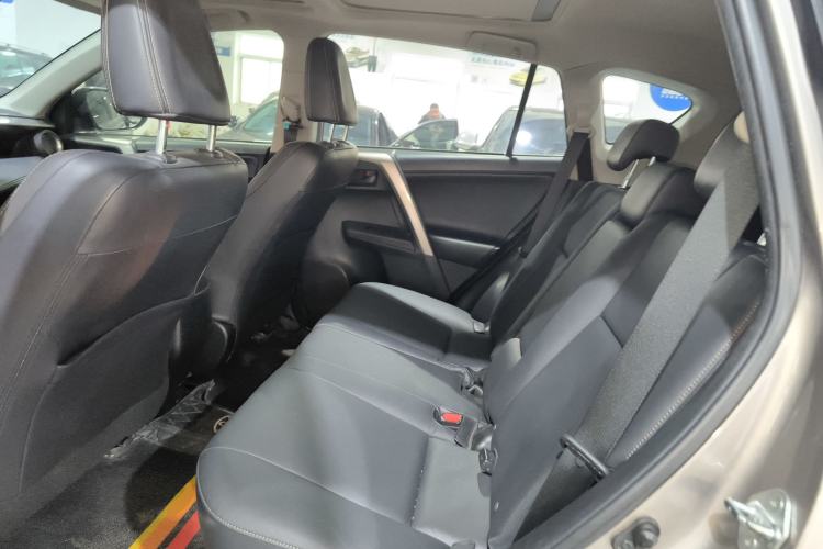 Used Toyota RAV4 2015 2.5L Automatic 4x4 Elite Edition
