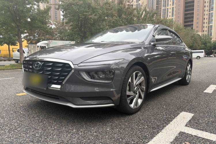 Used Hyundai Mistra 2021 1.8L CVT LUX Premium Edition