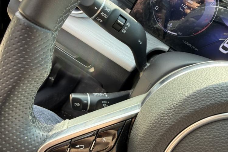 Used Hongqi H5 2025 2.0T Automatic Flag Edition – 500 000 Units Commemorative Version
