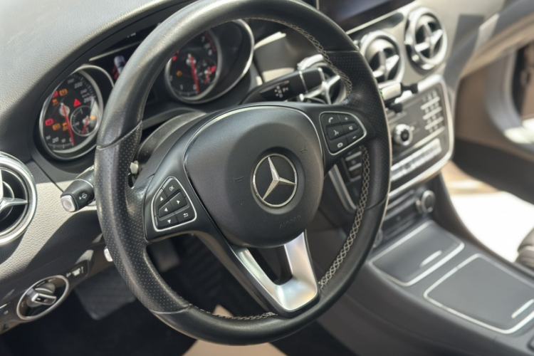 Used Mercedes-Benz GLA 2018 GLA 200 Sport Edition Interior 1
