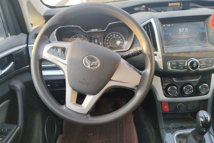 Used HYOSOW H3 2015 1.5L manual luxury version
