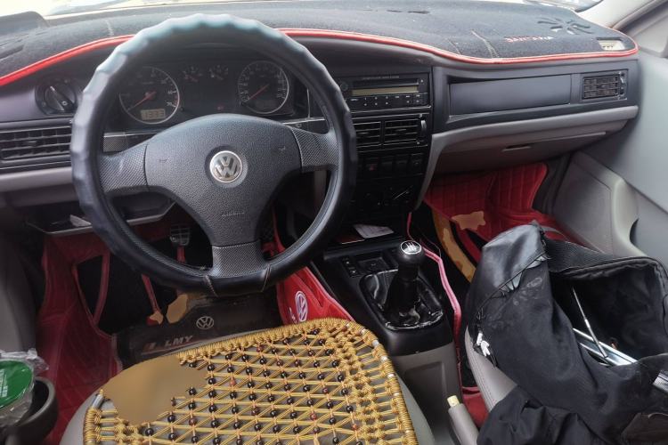 Used Volkswagen Santana Vista 2008 1.8L Manual Comfort Edition Center Console