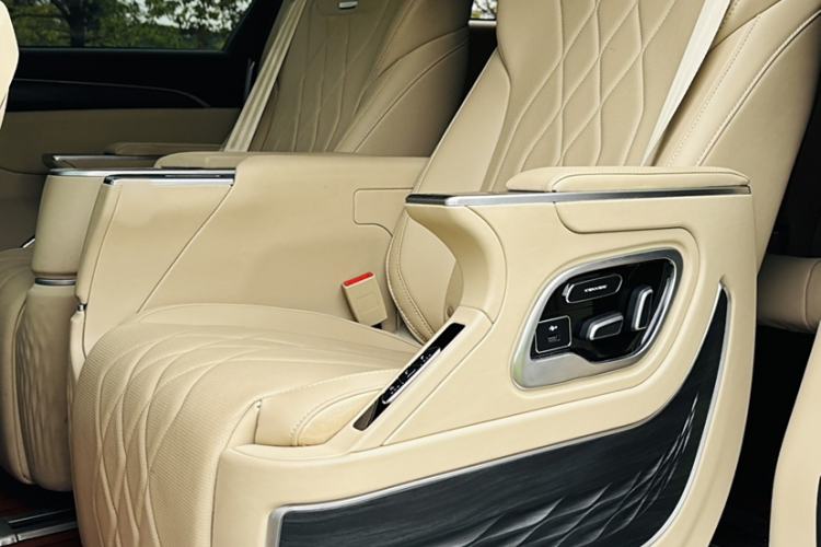 Used Buick GL8 2023 ES Lu Zun Deluxe Model