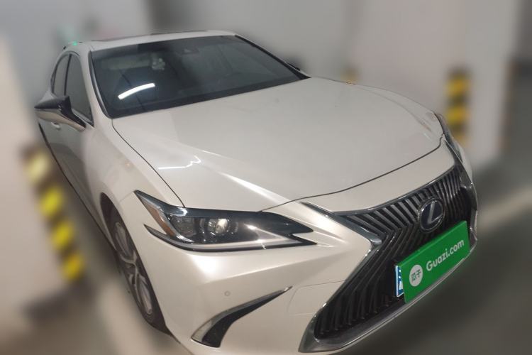 Used Lexus ES 2018 300h Premier Edition China VI Standard
