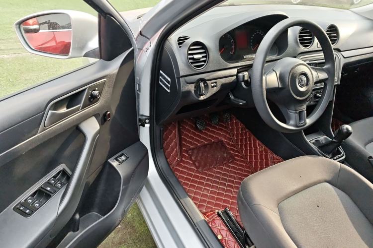 Used Volkswagen Jetta 2015 Zhuihui Edition 1.4L Manual Fashion Model