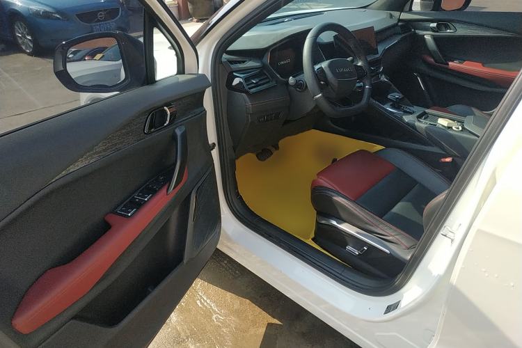 Used Lynk & Co 06 2021 1.5T Shero Pink Special Edition
