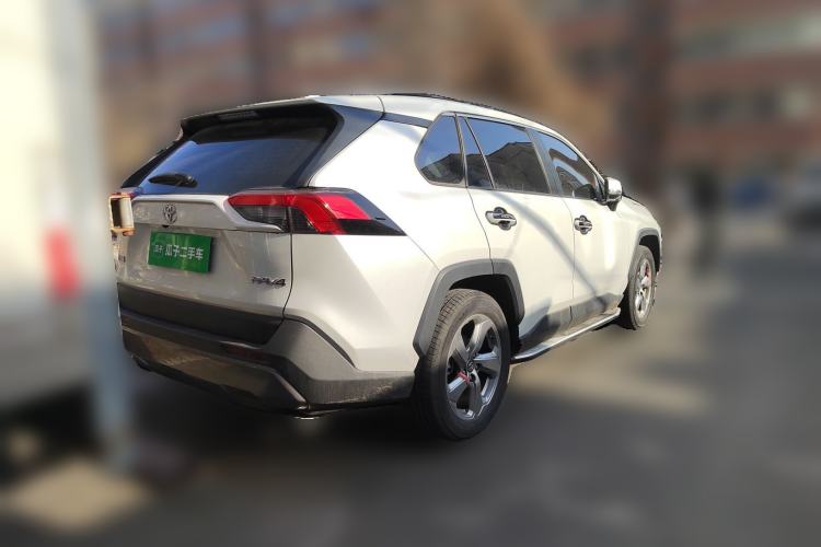 Used Toyota RAV4 2021 2.0L CVT Two-Wheel Drive Fashion Edition Rear Right 45 Deg