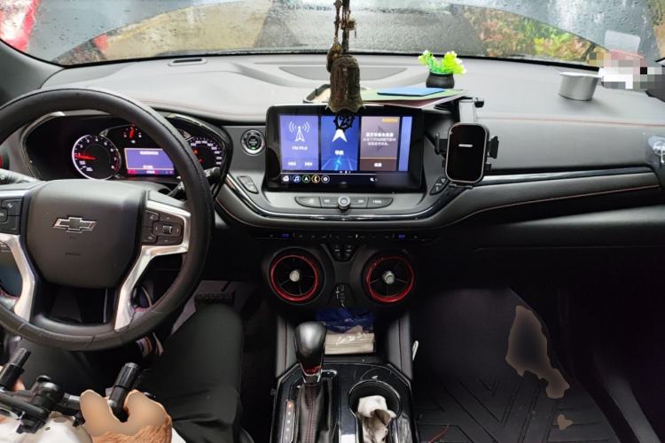 Used Chevrolet Blazer 2020 RS 650T 4x4 7-Seater Hardcore Edition Center Console