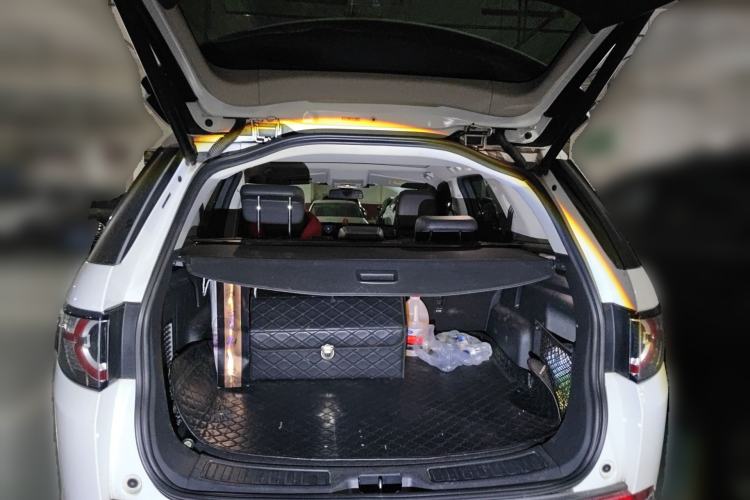 Used Land Rover Discovery Sport 2018 240 PS SE Version Trunk