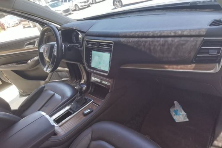 Used Roewe RX8 2019 30T Smart Connectivity Two-Wheel Drive Supreme Flagship Edition

