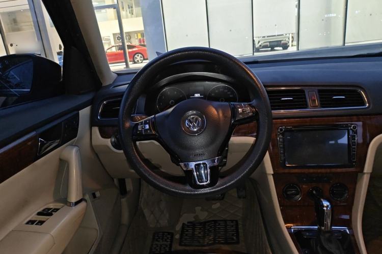 Used Volkswagen Lavida 2013 1.6L Automatic Comfort Edition
